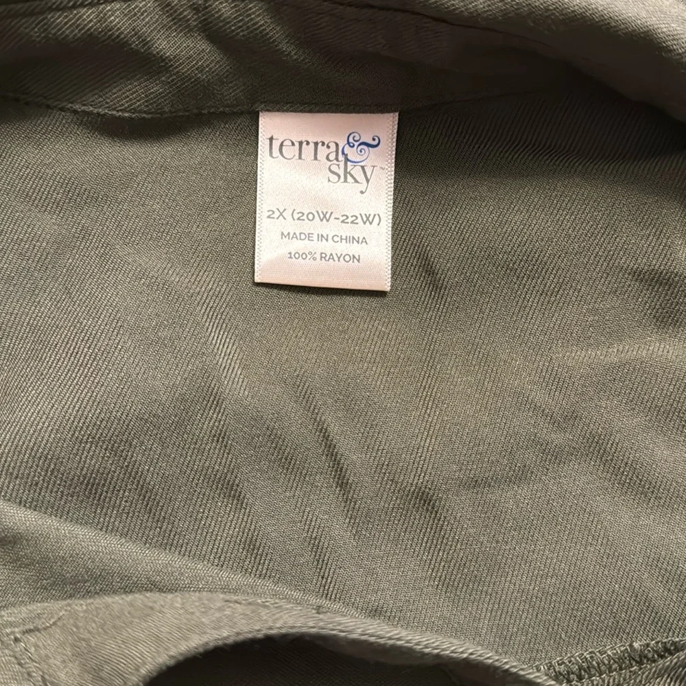 Terra & Sky collared long sleeve button up dress with rollup sleeves - Picture 6 of 6